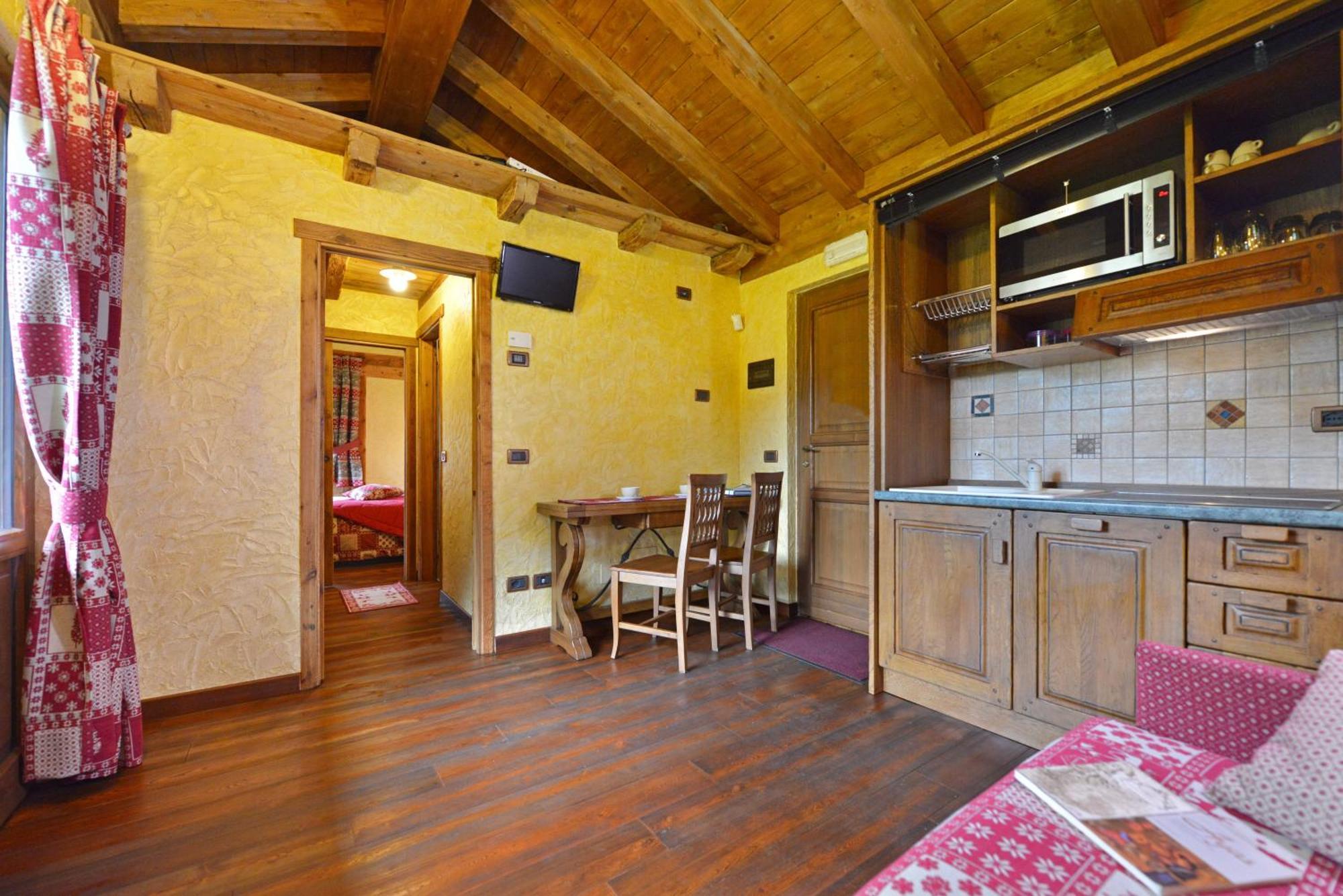 Hotel Le Petit Abri Champoluc Exterior foto